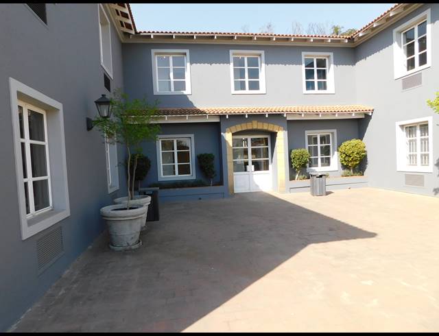 185M² OFFICE TO LET IN HYDE PARK